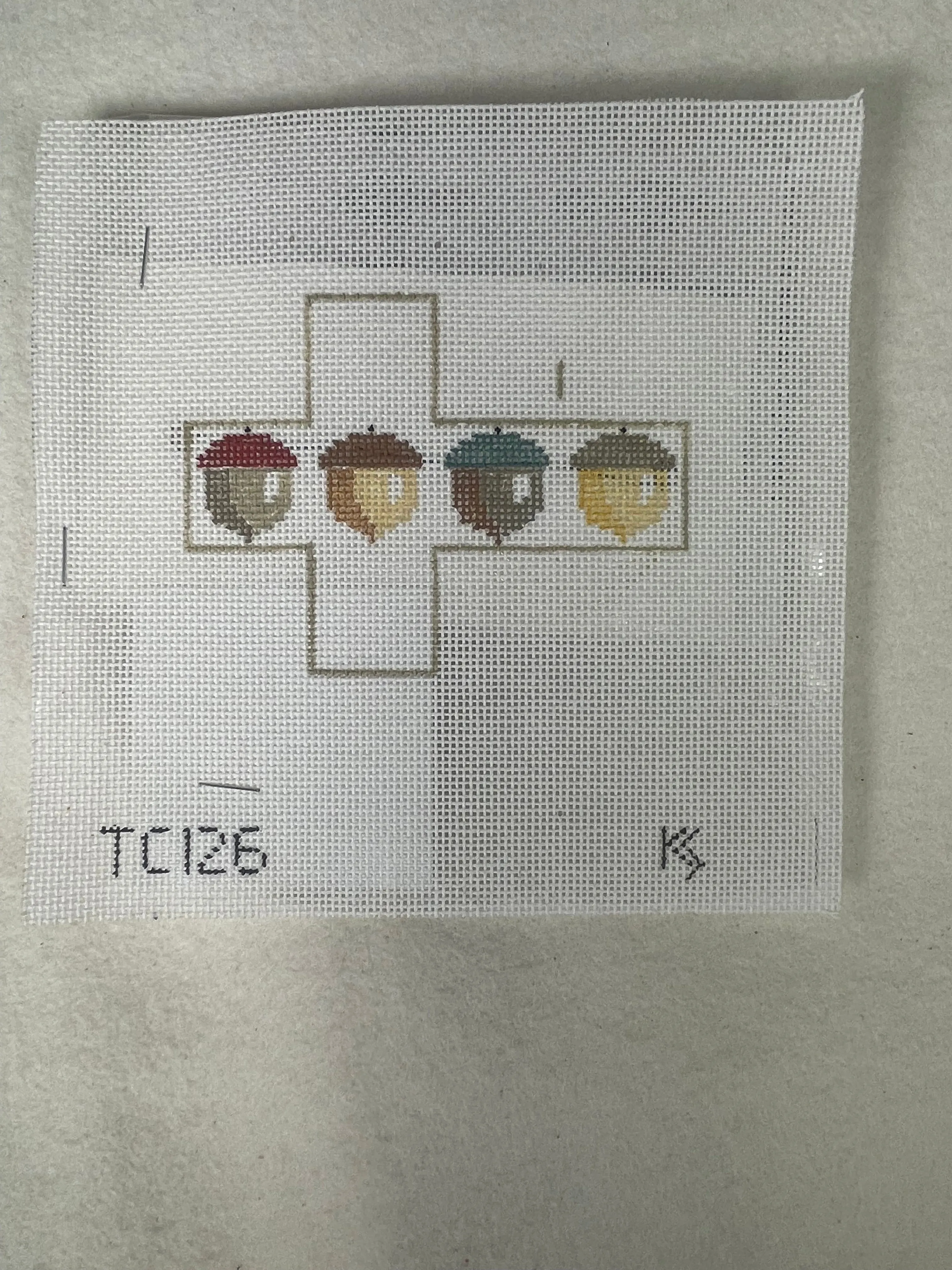 * Kathy Schenkel TC126 Acorns on White Tiny Cube