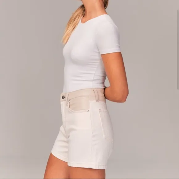 A&amp;F Mixed fFabric High‎ Rise Dad Shorts Women’s Size 12 Faux Leather Cream