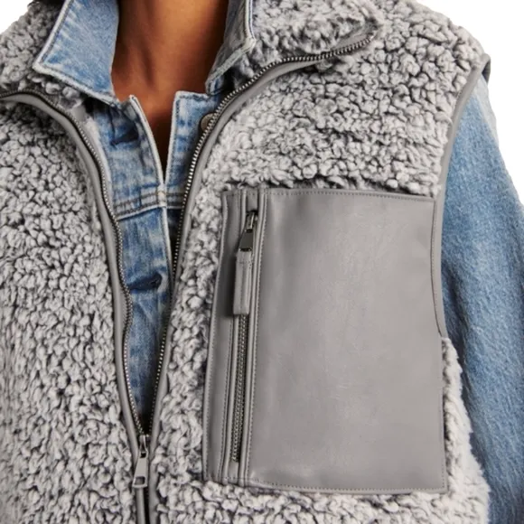 ABERCROMBIE &amp; FITCH Cloud Sherpa Vest Size XSMALL
