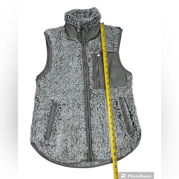 ABERCROMBIE &amp; FITCH Cloud Sherpa Vest Size XSMALL