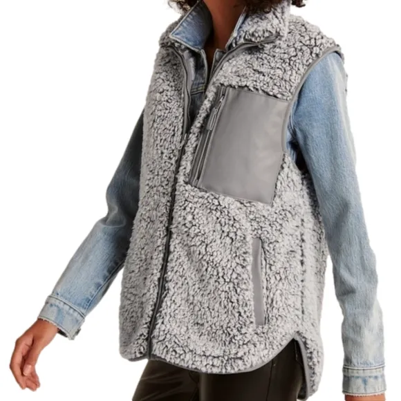 ABERCROMBIE &amp; FITCH Cloud Sherpa Vest Size XSMALL