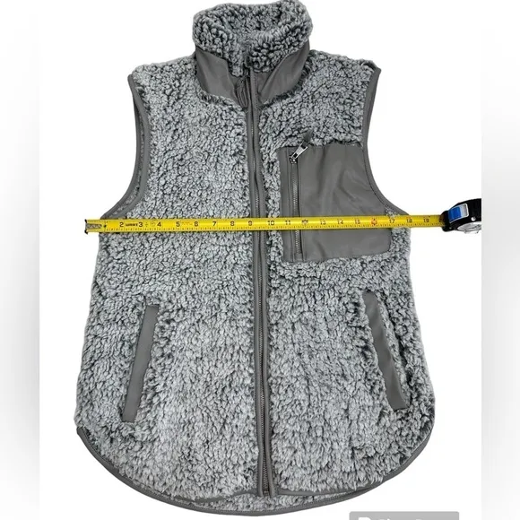 ABERCROMBIE &amp; FITCH Cloud Sherpa Vest Size XSMALL