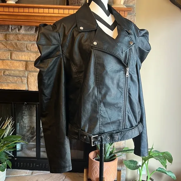Azalea Wang‎ Menneli Puff Sleeve Faux Leather Crop Jacket in Black