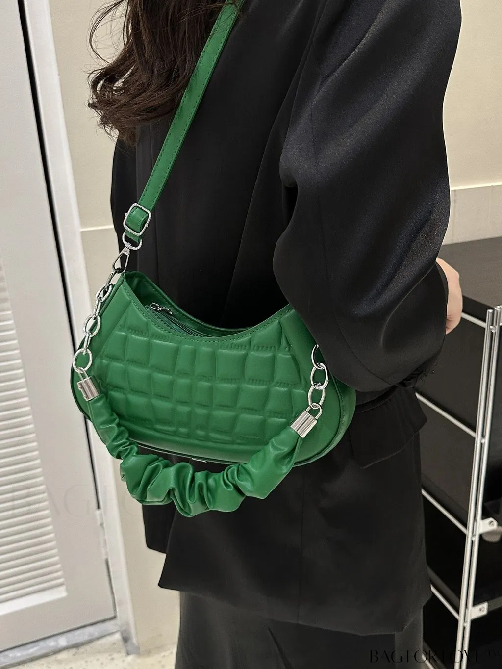 BagForLove - 2023 Fashionable Stone Textured Saddle Bag: Versatile and Elegant Shoulder/Crossbody Option