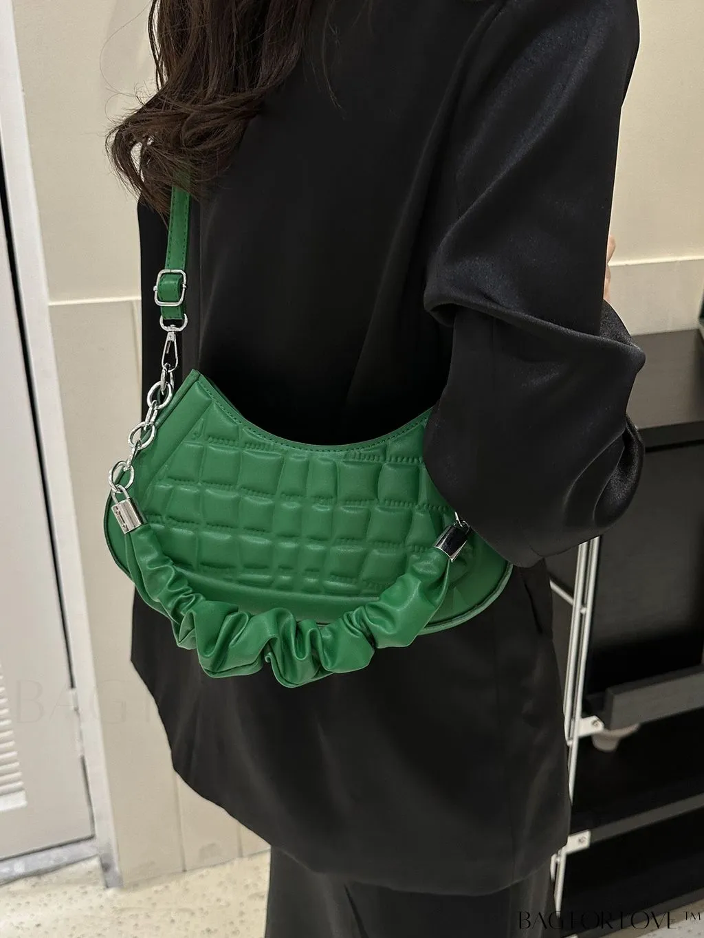 BagForLove - 2023 Fashionable Stone Textured Saddle Bag: Versatile and Elegant Shoulder/Crossbody Option