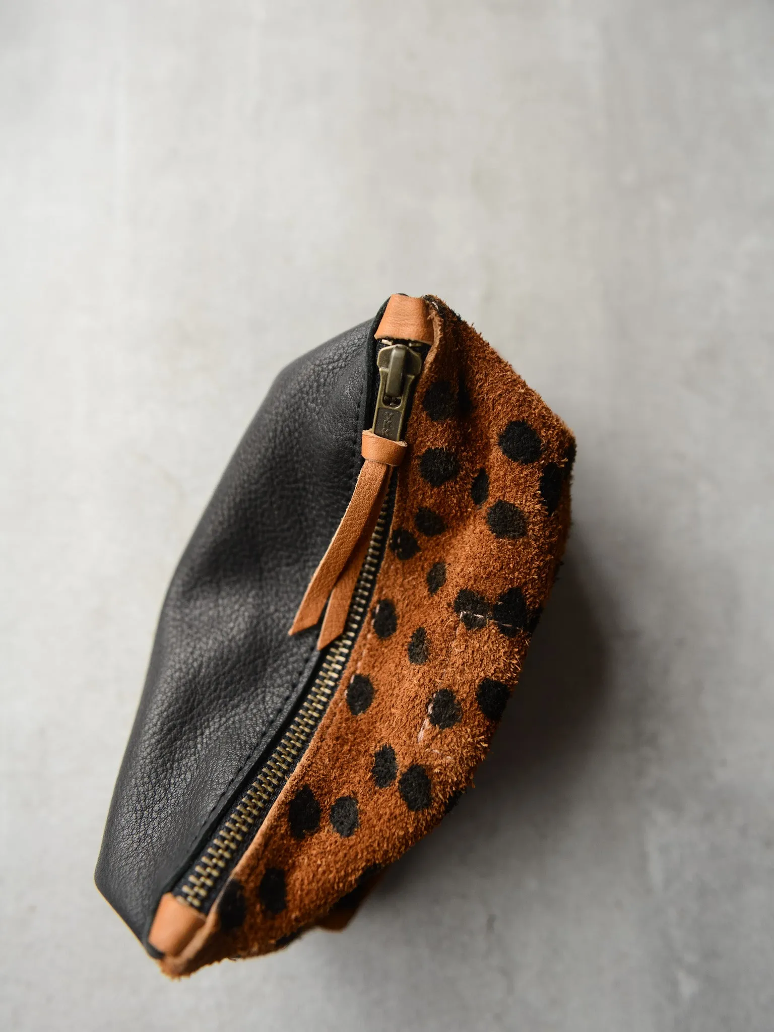 BLACK CHEETAH CONTRAST POUCH
