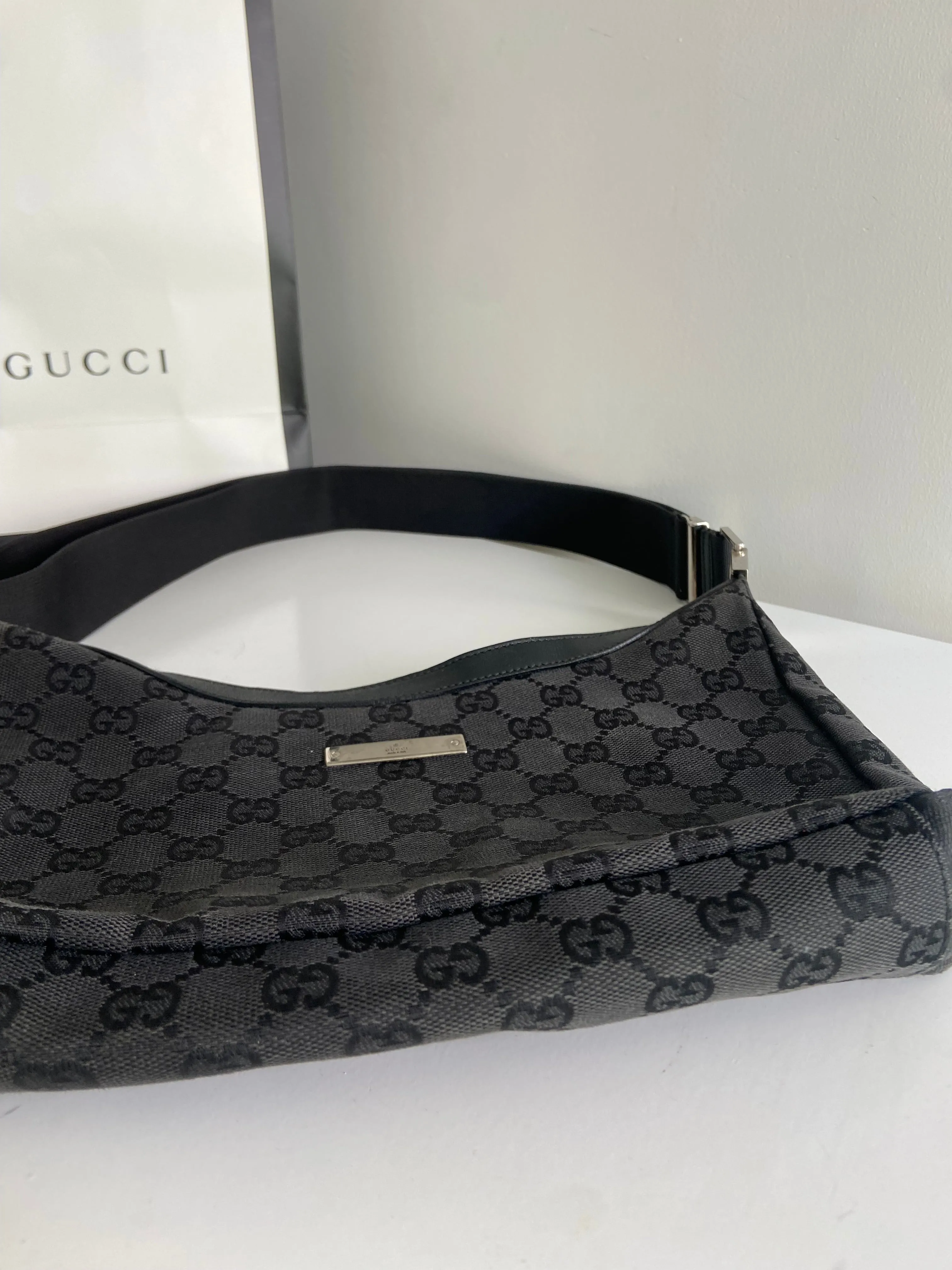Black Vintage Gucci Crossbody-Shoulder Bag