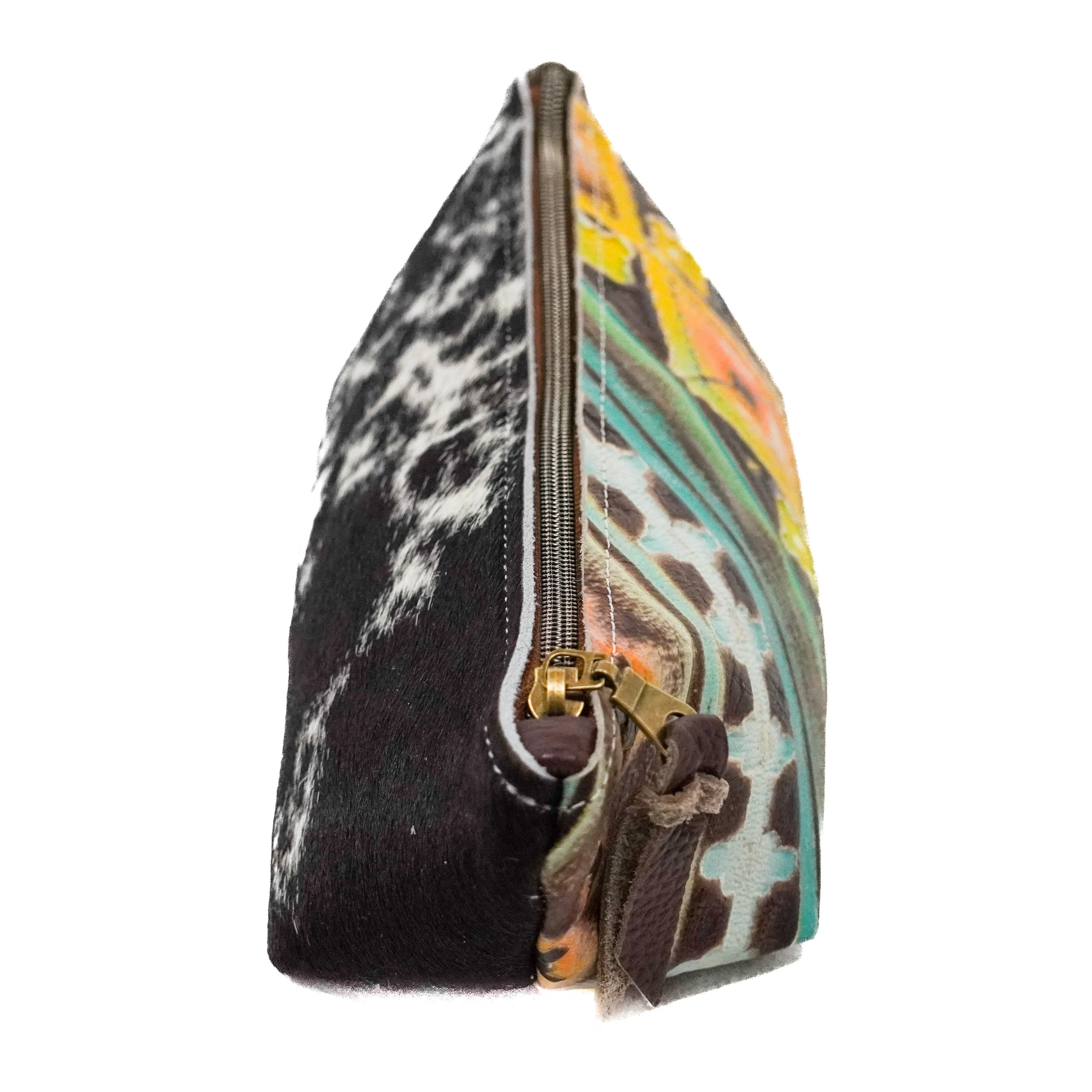 Buckle Bunny - Black & White w/ Aurora Navajo