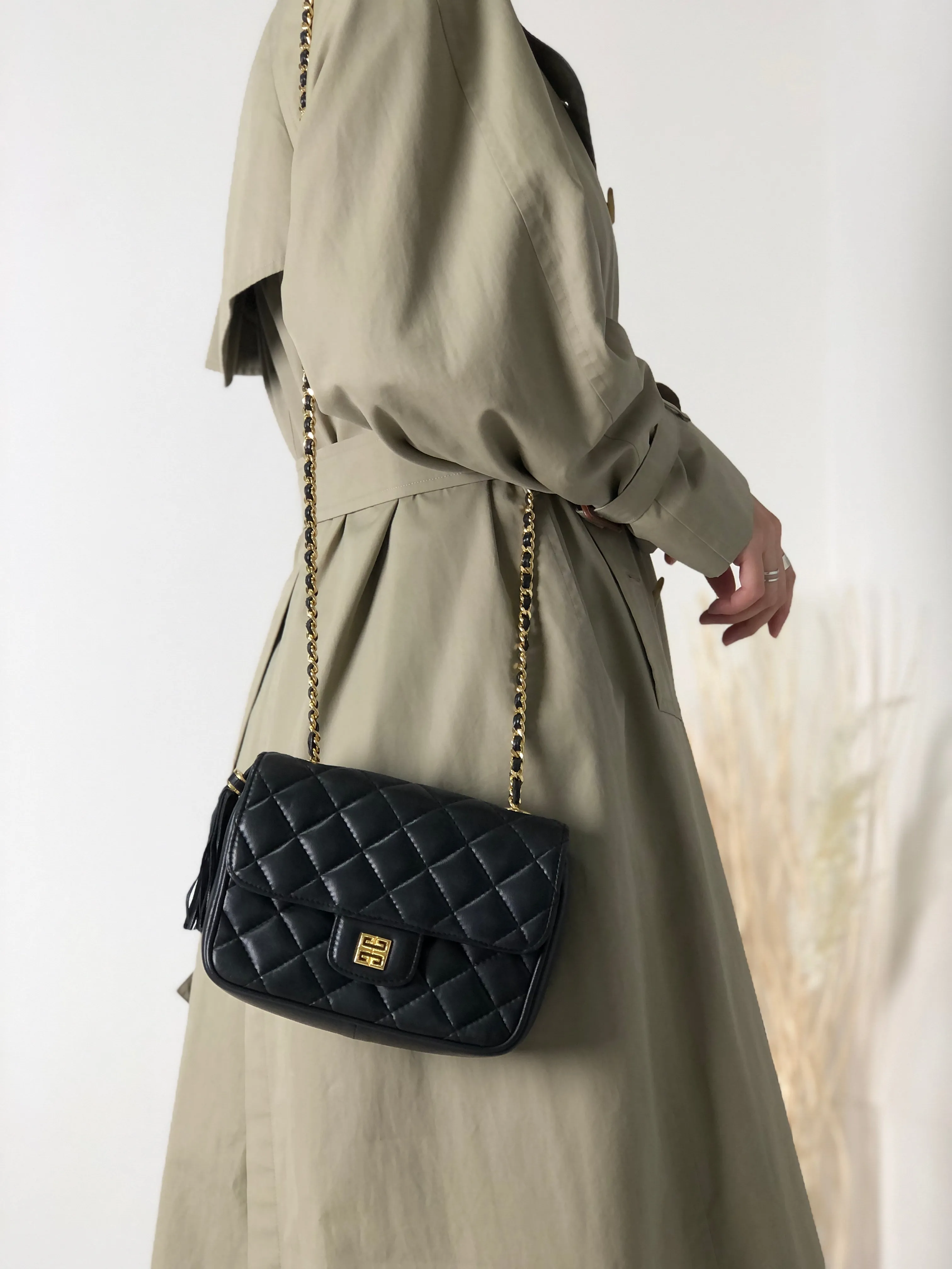 GIVENCHY Logo Motif Tassel Quilted Leather Shoulder bag Black Vintage cygn3n