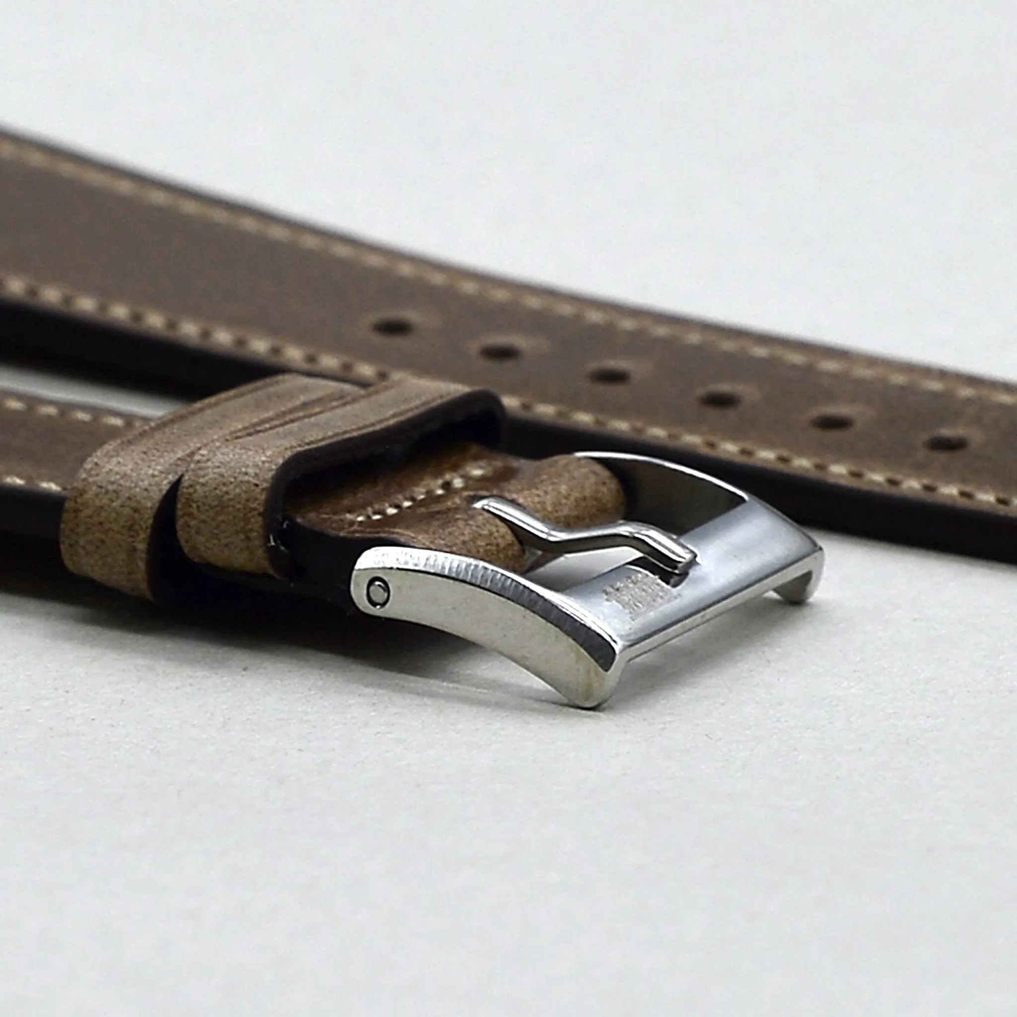 GOLD TAN DISTRESSED CALF STANDARD STRAP