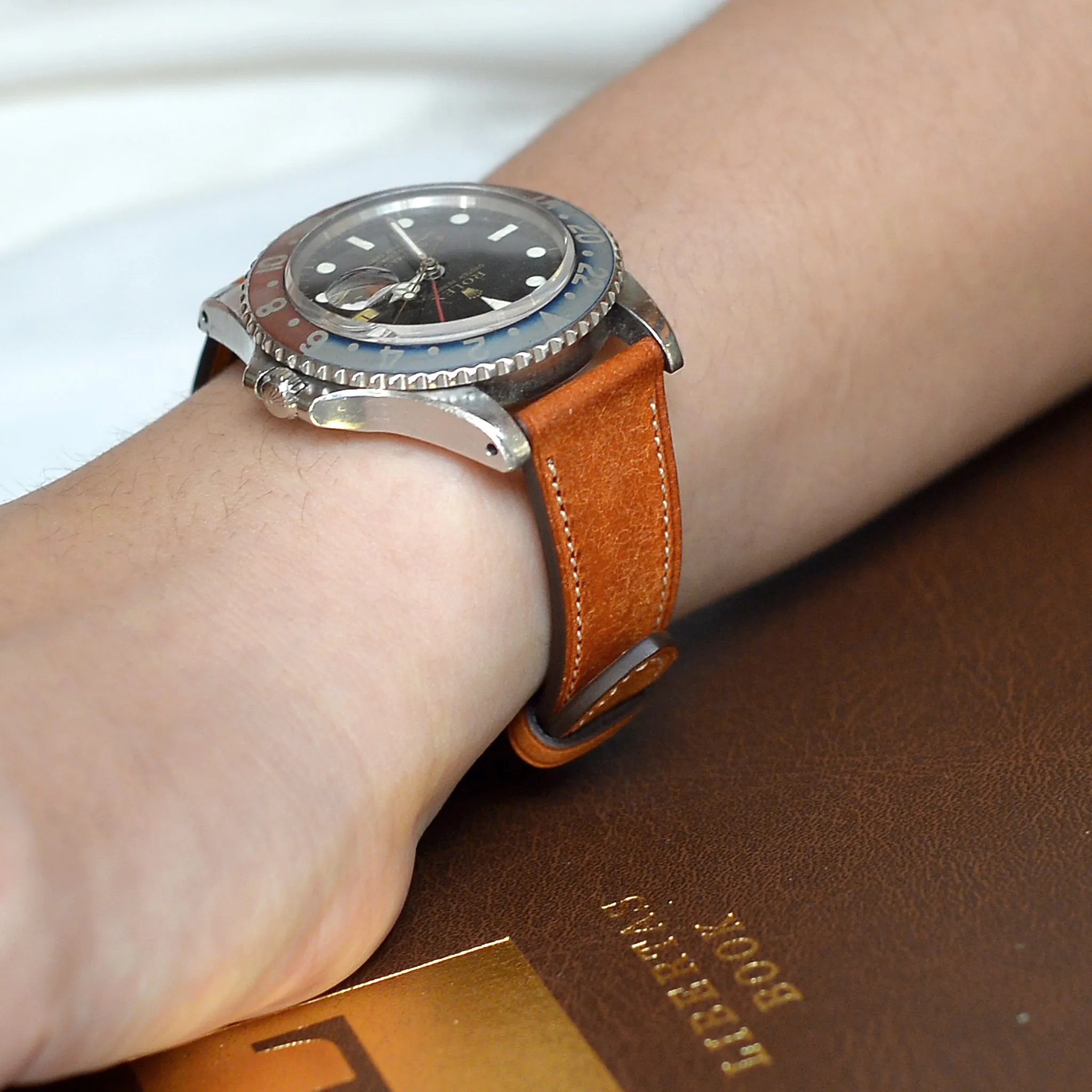 GOLD TAN DISTRESSED CALF STANDARD STRAP