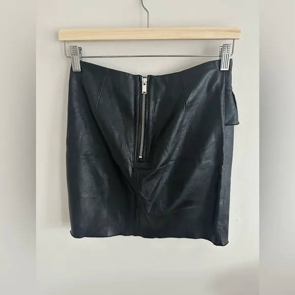 Isabel Marant Etoile Zeist black ruffled faux leather mini skirt size 36 US 4