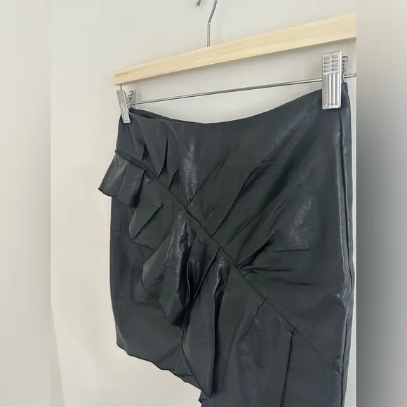 Isabel Marant Etoile Zeist black ruffled faux leather mini skirt size 36 US 4