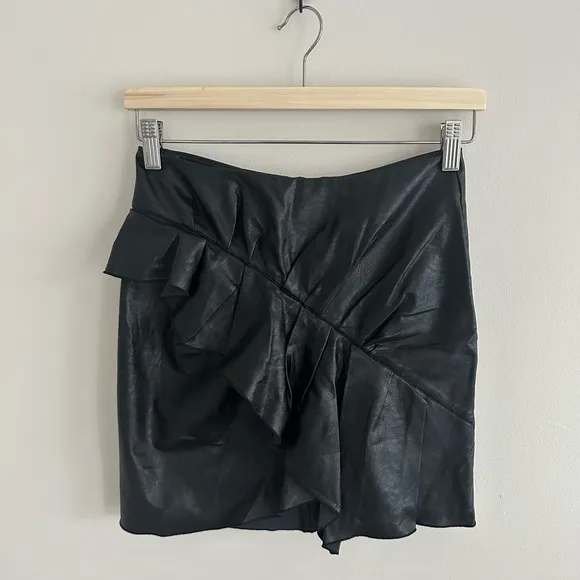 Isabel Marant Etoile Zeist black ruffled faux leather mini skirt size 36 US 4