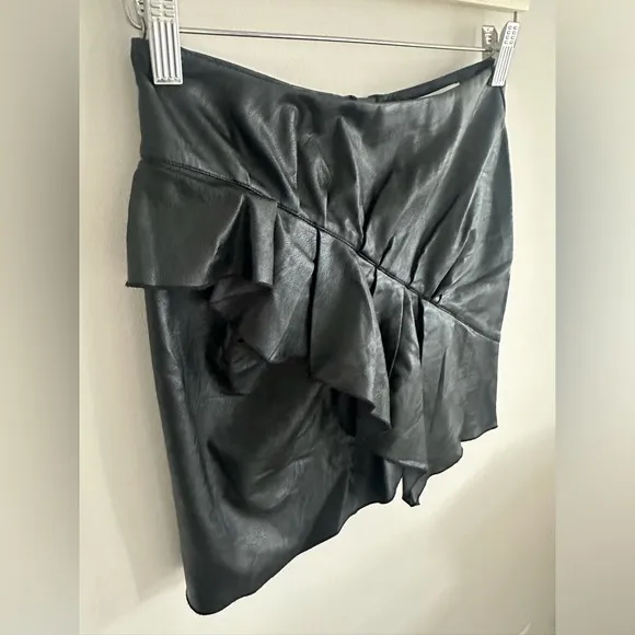Isabel Marant Etoile Zeist black ruffled faux leather mini skirt size 36 US 4