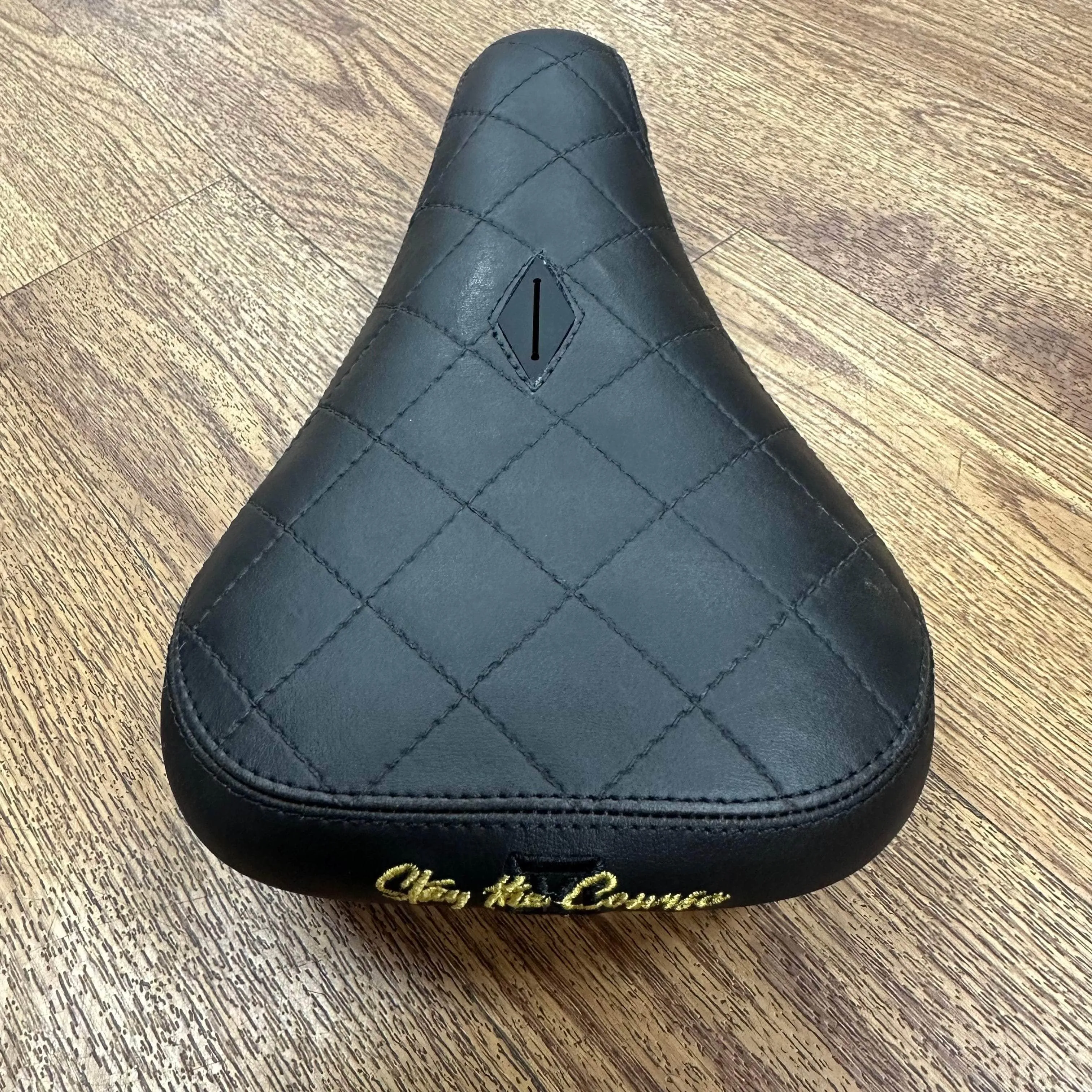 Kink Splendor Mid Pivotal Seat