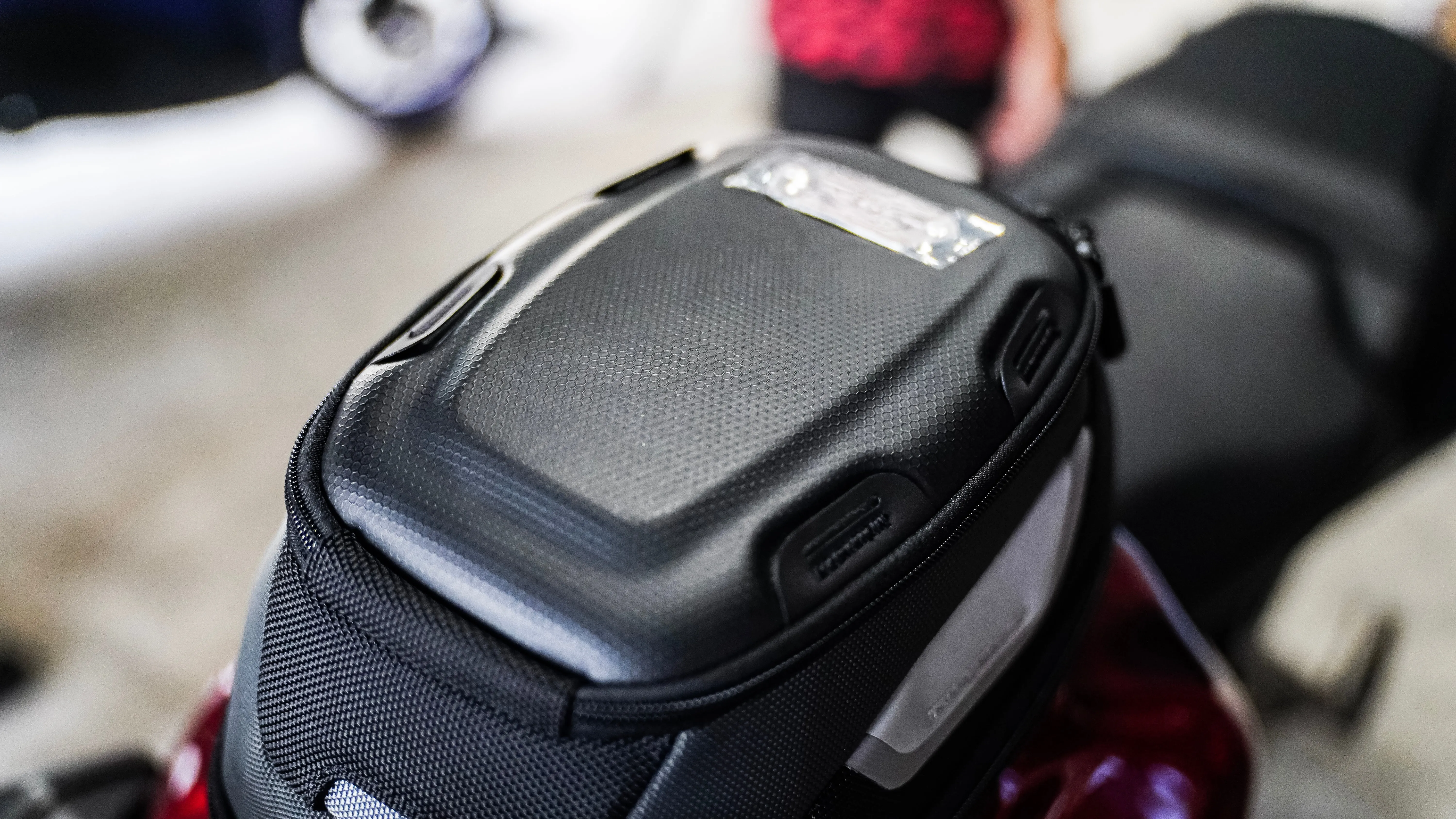 LOBOO TANK BAG (6.5 LITTERS)