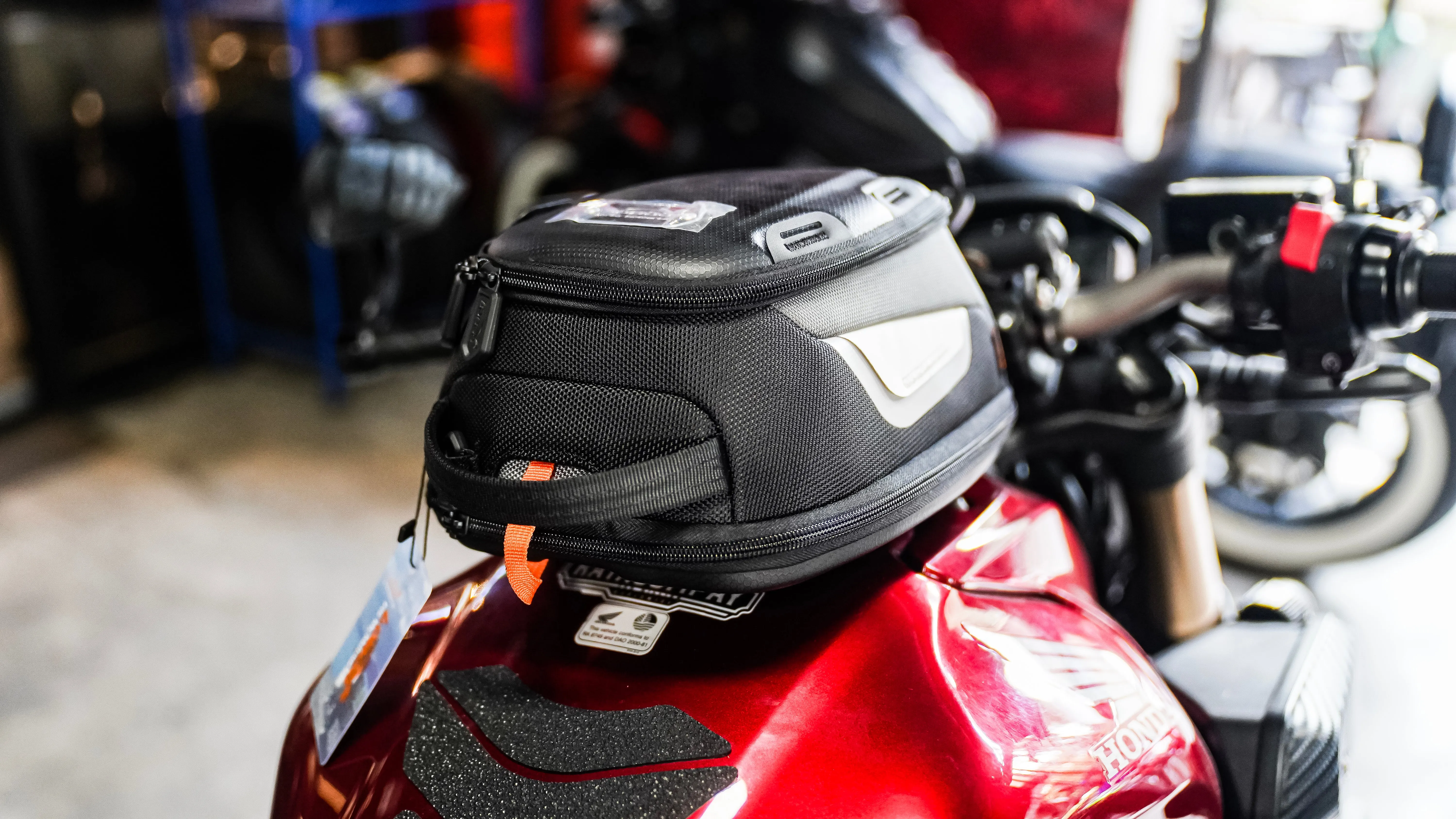 LOBOO TANK BAG (6.5 LITTERS)