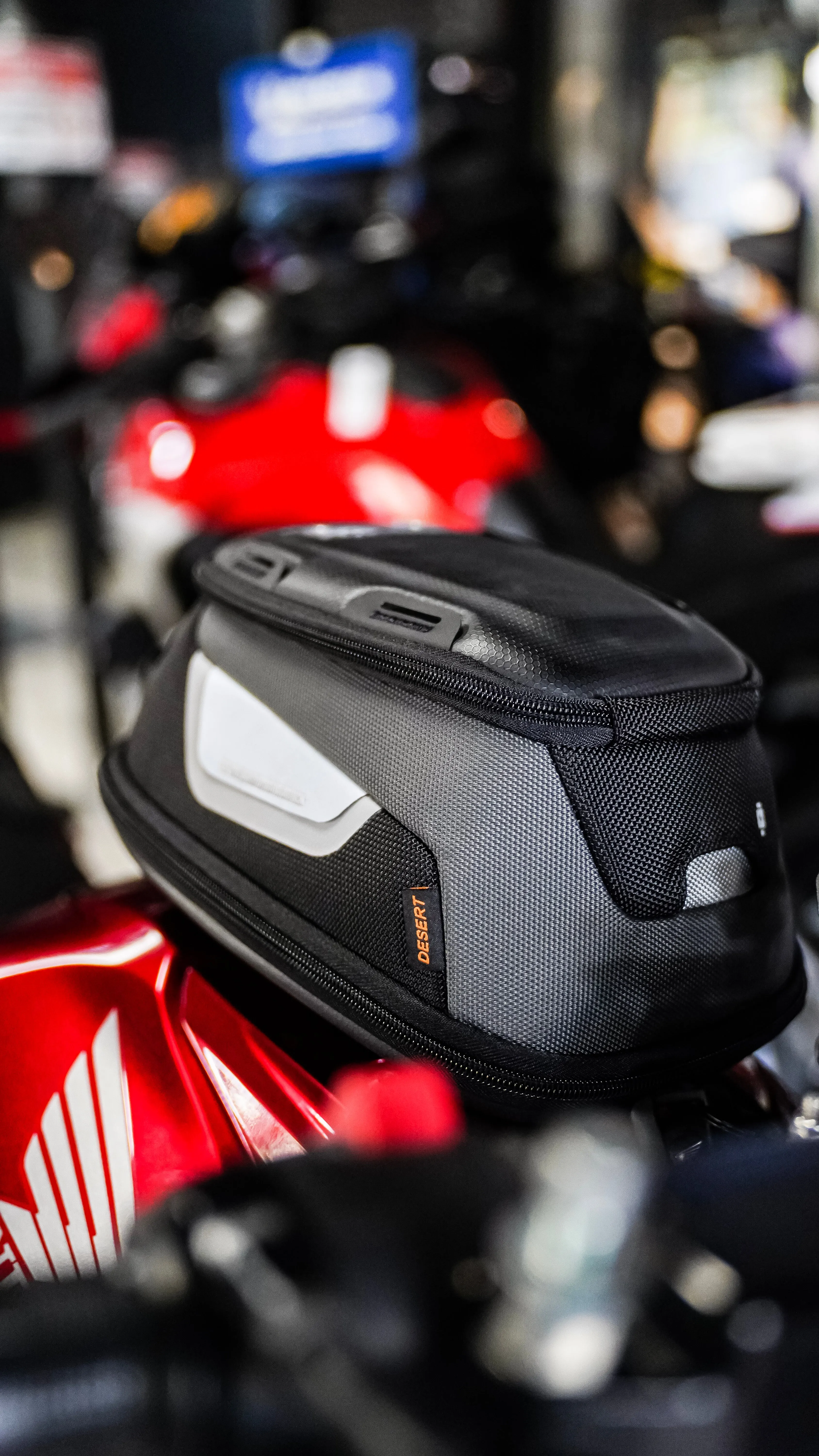 LOBOO TANK BAG (6.5 LITTERS)