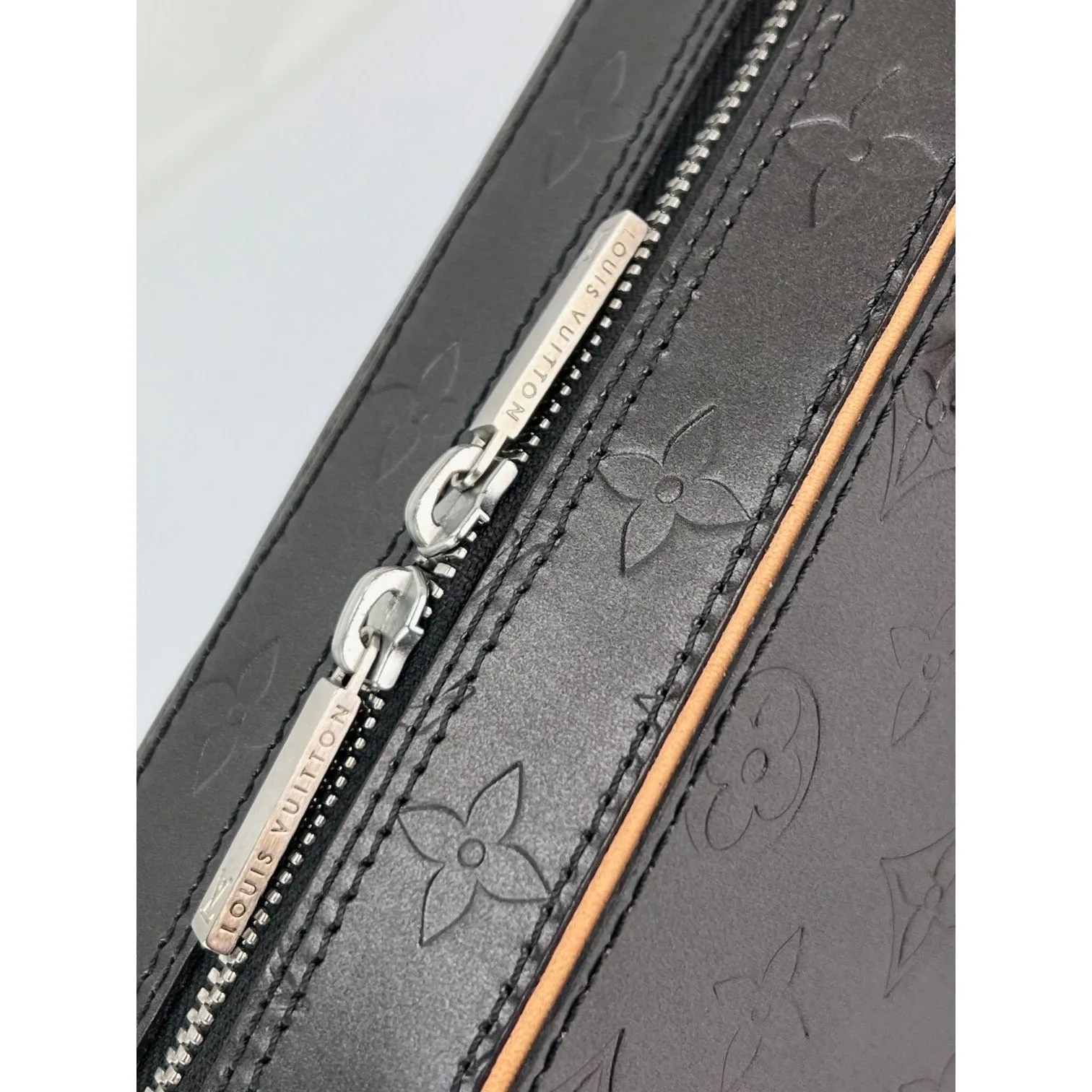 Louis Vuitton Mat Monogram Shelton Black Hand Bag