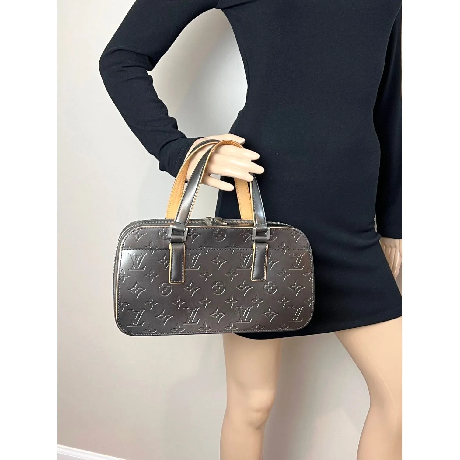 Louis Vuitton Mat Monogram Shelton Black Hand Bag