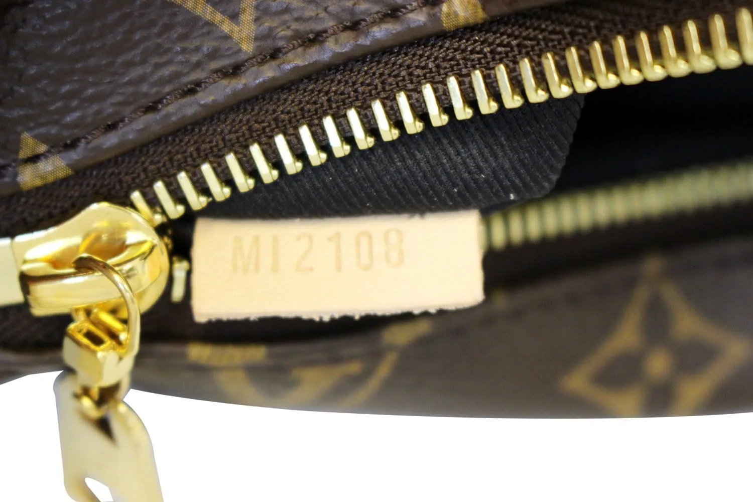 LOUIS VUITTON Monogram Canvas Bumbag MM MNG Crossbody Bag