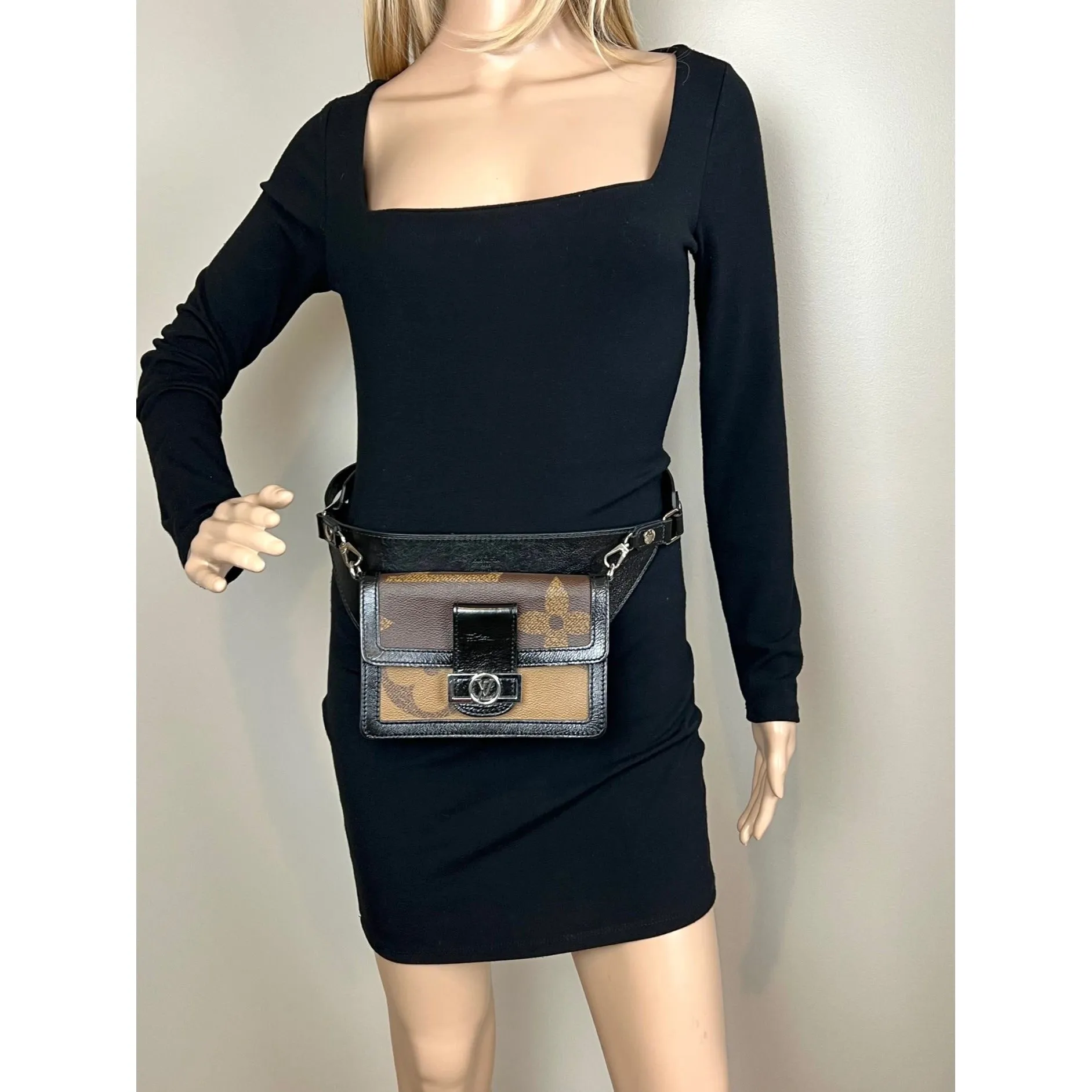 LOUIS VUITTON Reverse Giant Monogram Dauphine Belt Bumbag Clutch