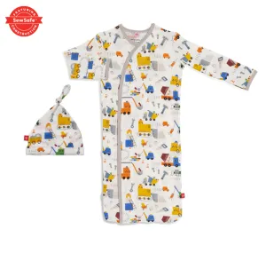 Magnetic Me Toe Zone Gown and Hat