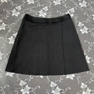 Marisa Miniccuci Grey Wool Faux Wrap Leather Waistband Mini Skirt Sz 8