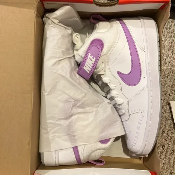 Nike BIG KID COURT BOROUGH 2 MID SNEAKER size US 5.5 EU 38