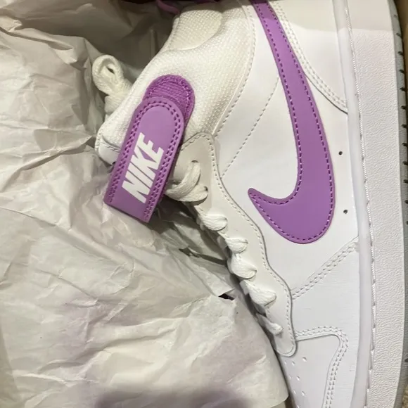 Nike BIG KID COURT BOROUGH 2 MID SNEAKER size US 5.5 EU 38