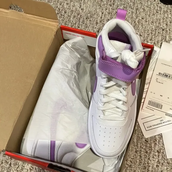 Nike BIG KID COURT BOROUGH 2 MID SNEAKER size US 5.5 EU 38