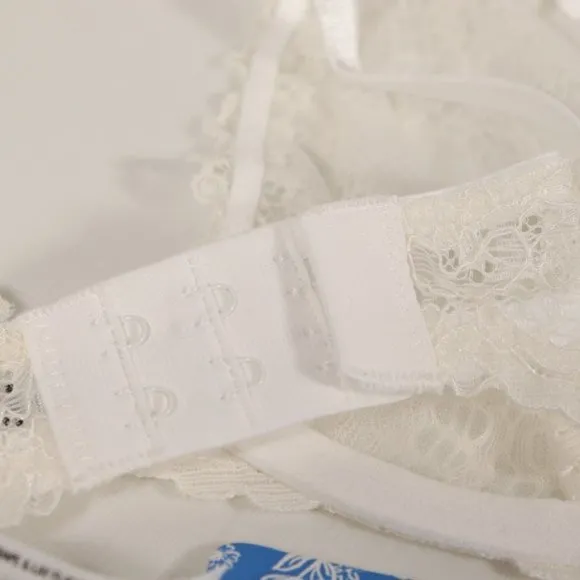 NWT Free People Bra Lace Plunge in Ivory/White