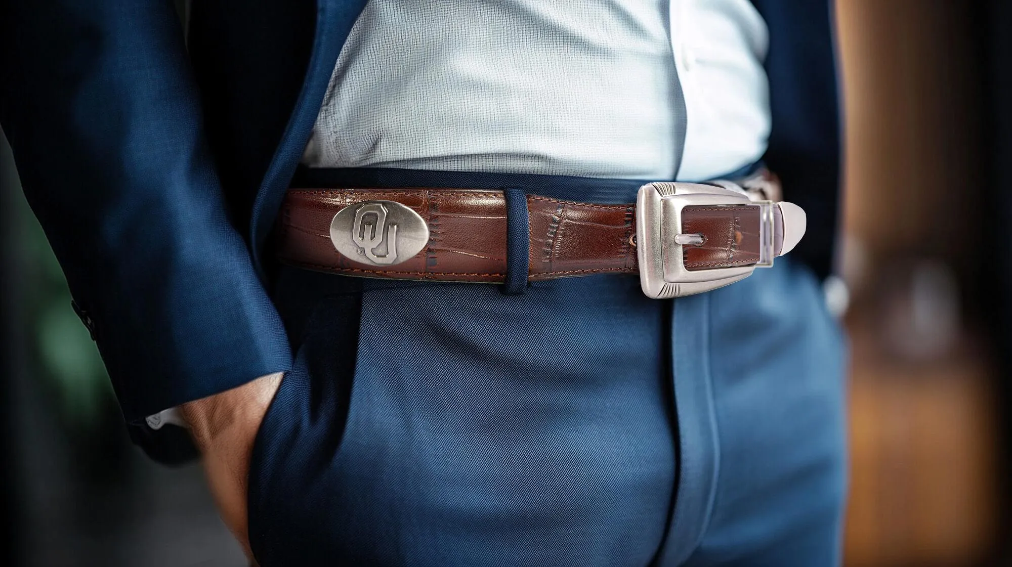 Oklahoma Sooners Men's Collegiate Croc Leather Belt. Sooners Gift. Oklahoma Belt. Brown Croc Pattern Full Grain Finish With Metal Emblem Conchos.