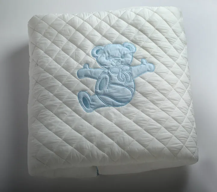 Plush Crib Puff – Handmade Diamond Quilted Comforter