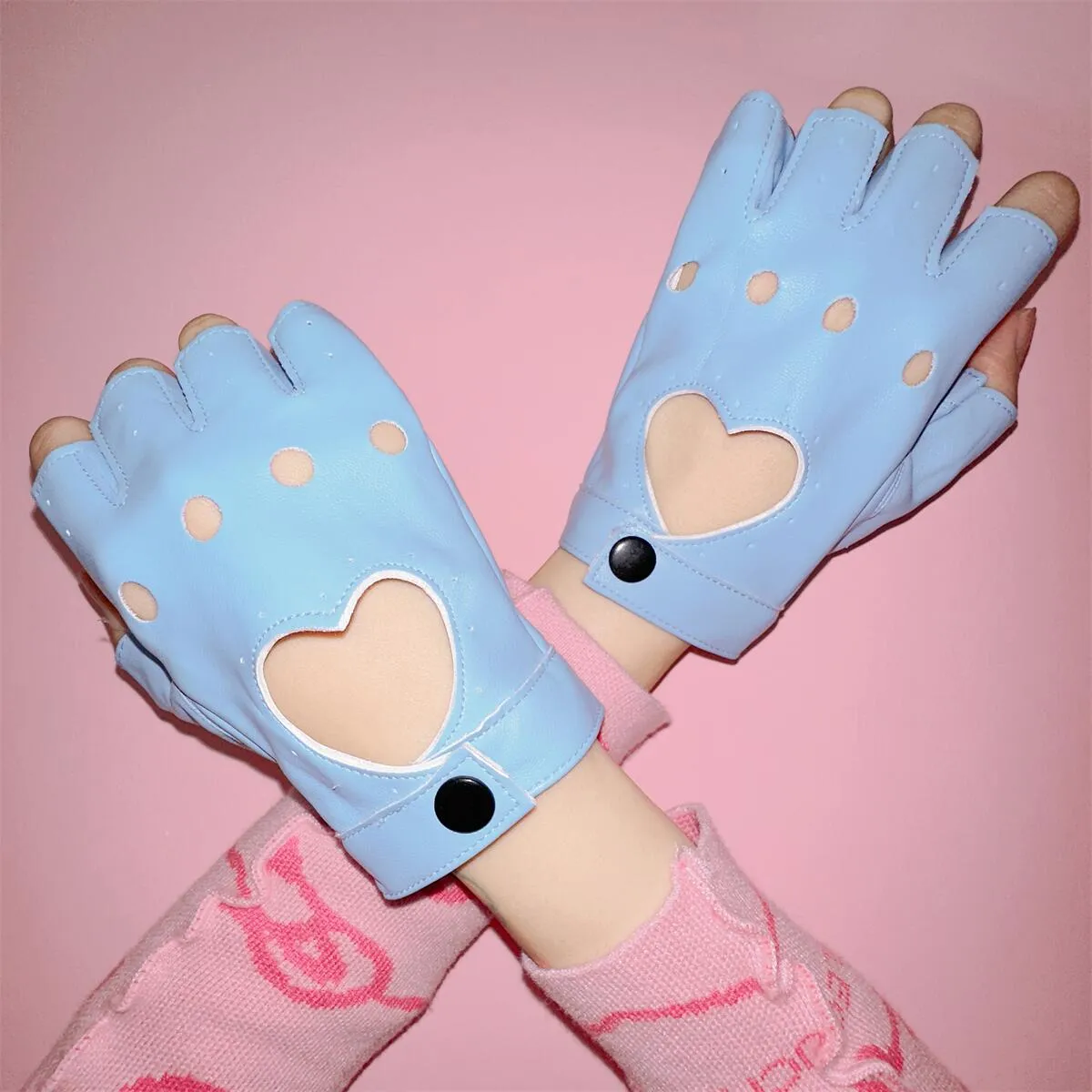 Punk heart hollow gloves yc25006