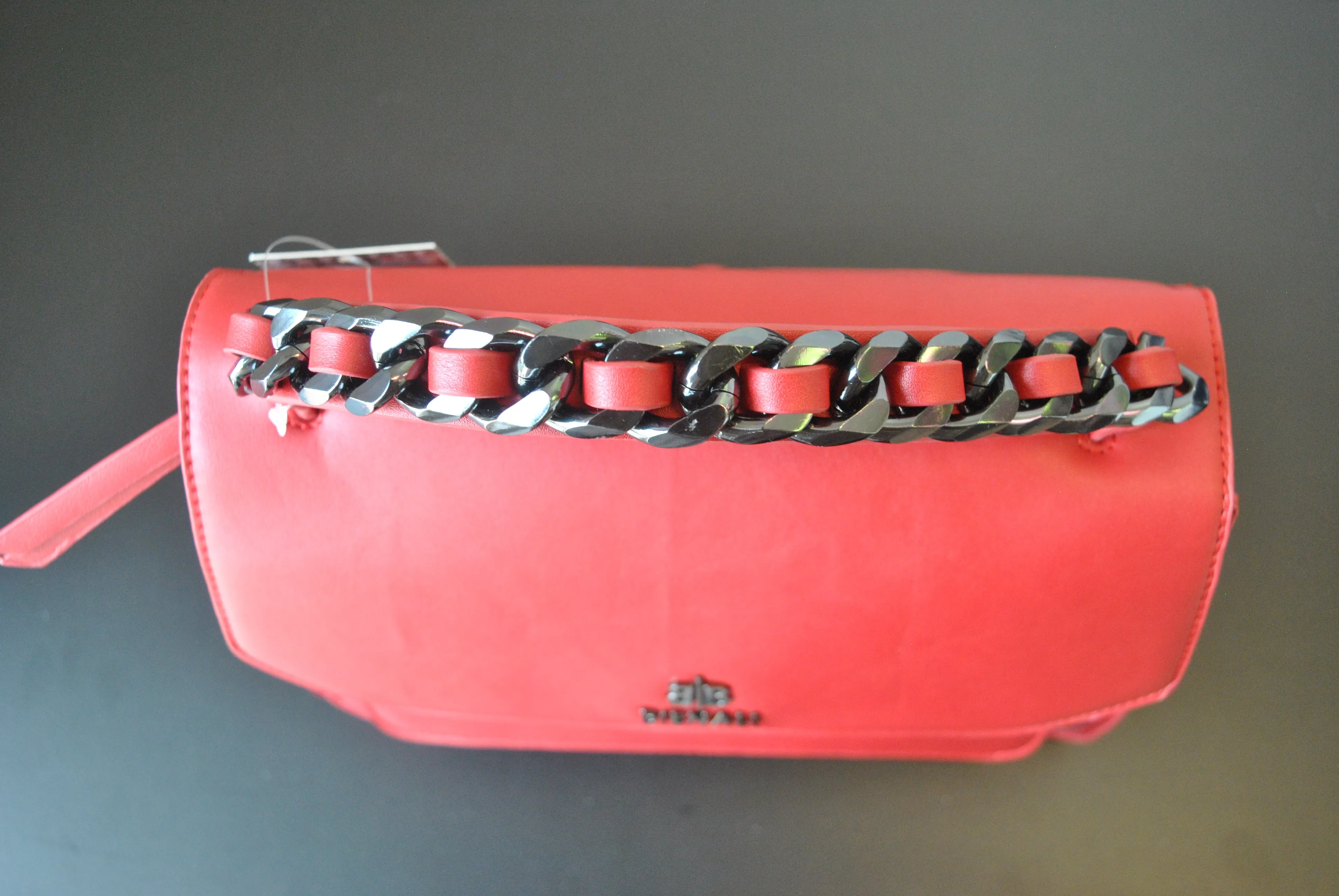 RED FAUX LEATHER SATCHEL / CROSSBODY HANDBAG WITH CHAIN DETAILS