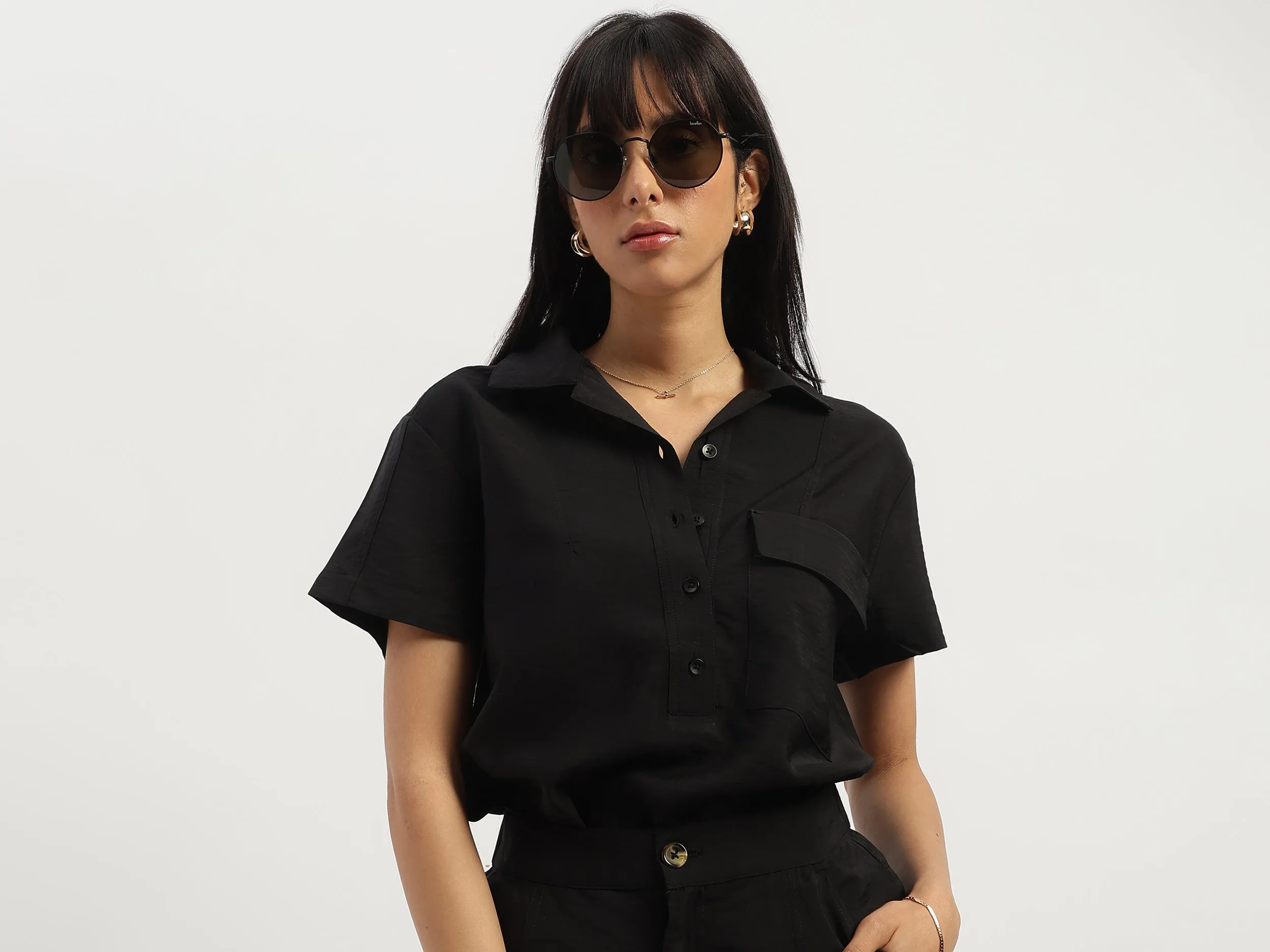 Spread Collar Solid Cinch At Waist Top