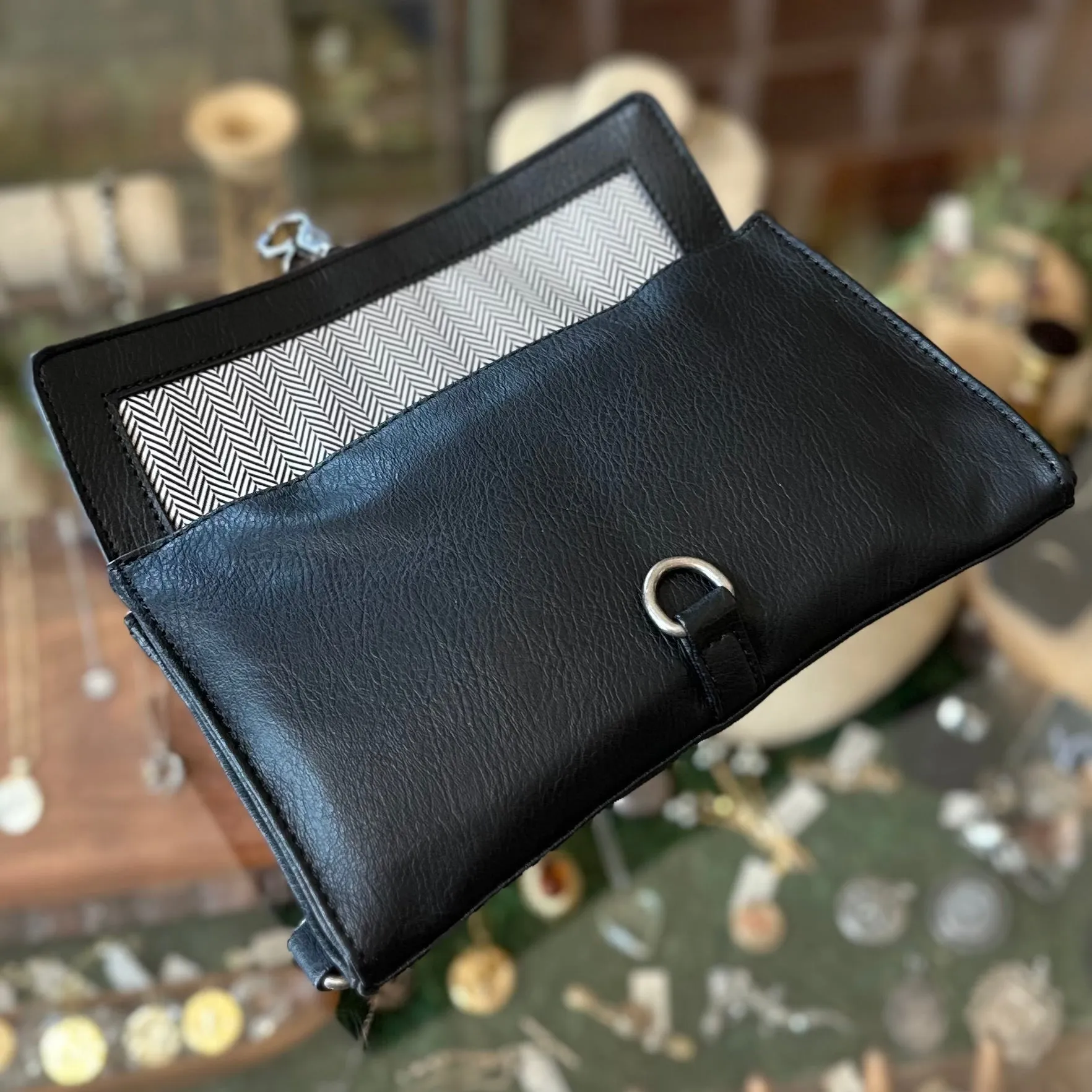 The DENVER Crossbody Bag in Black