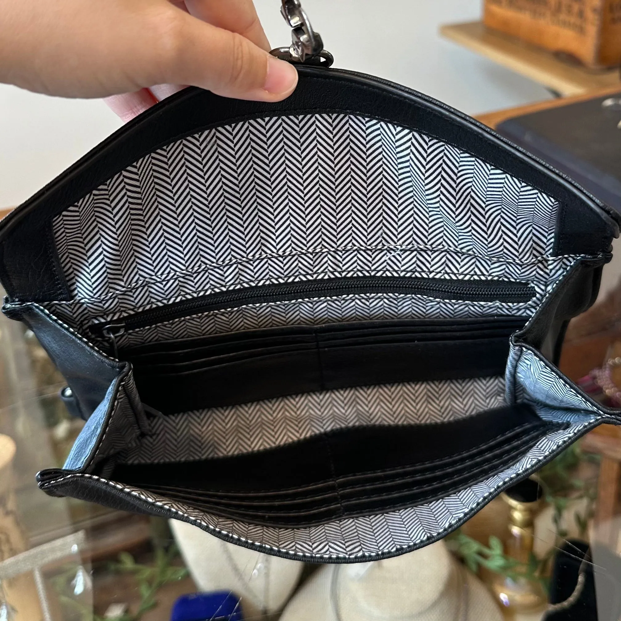 The DENVER Crossbody Bag in Black