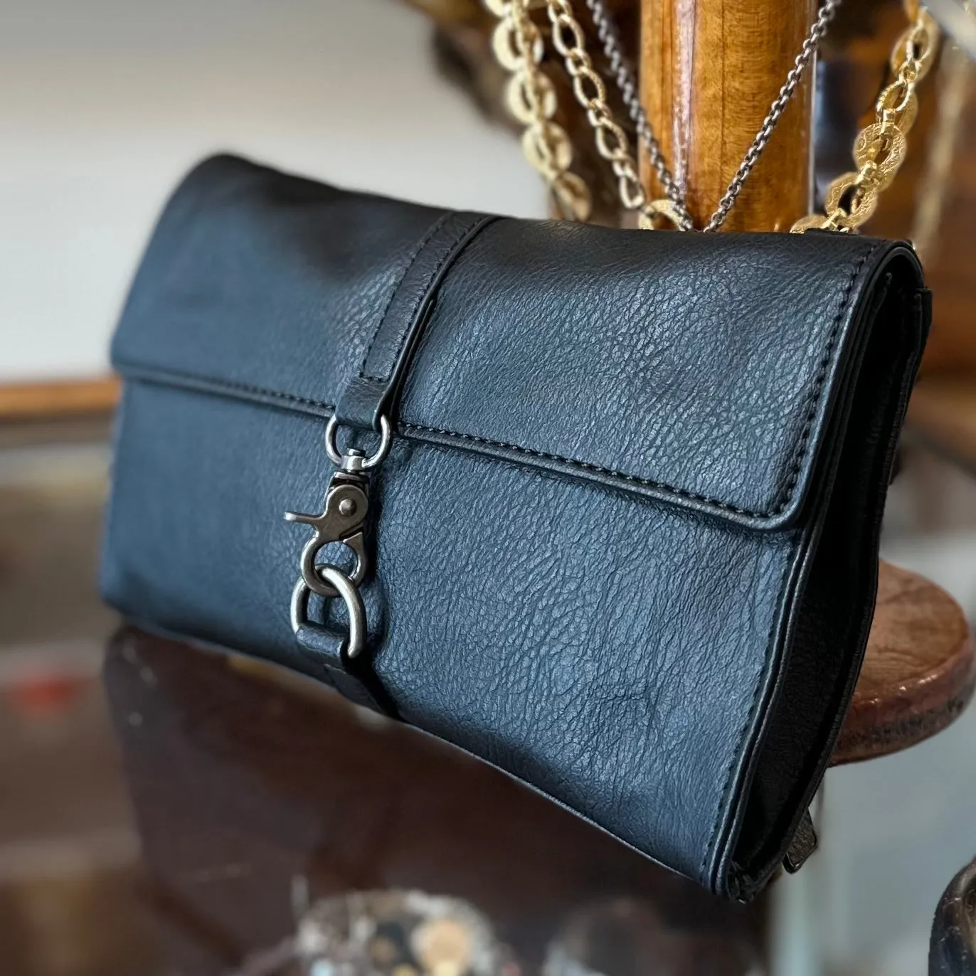 The DENVER Crossbody Bag in Black