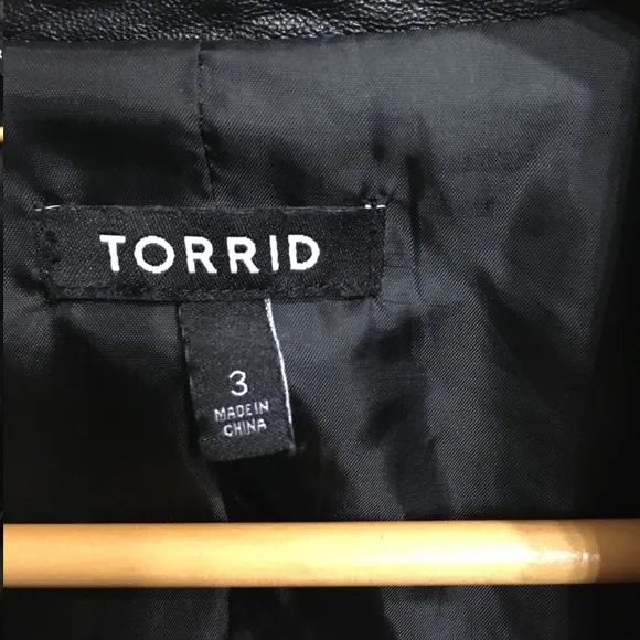 Torrid Sz 3 Black Blazer Faux Leather Open Front Plus Size