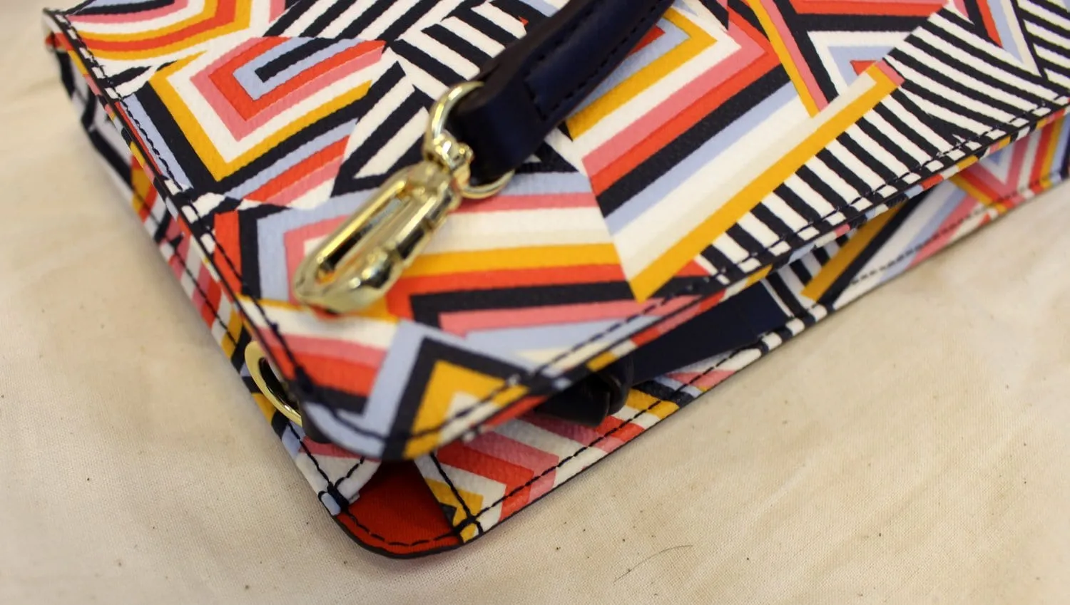 TORY BURCH Kerrington Wallet Crossbody Clutch Cut Out T Print