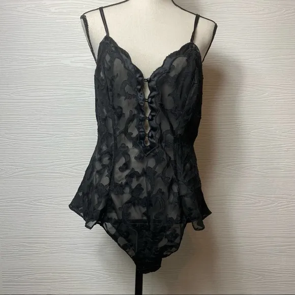 Vintage Gold Label Victoria Secret nightie one piece Medium