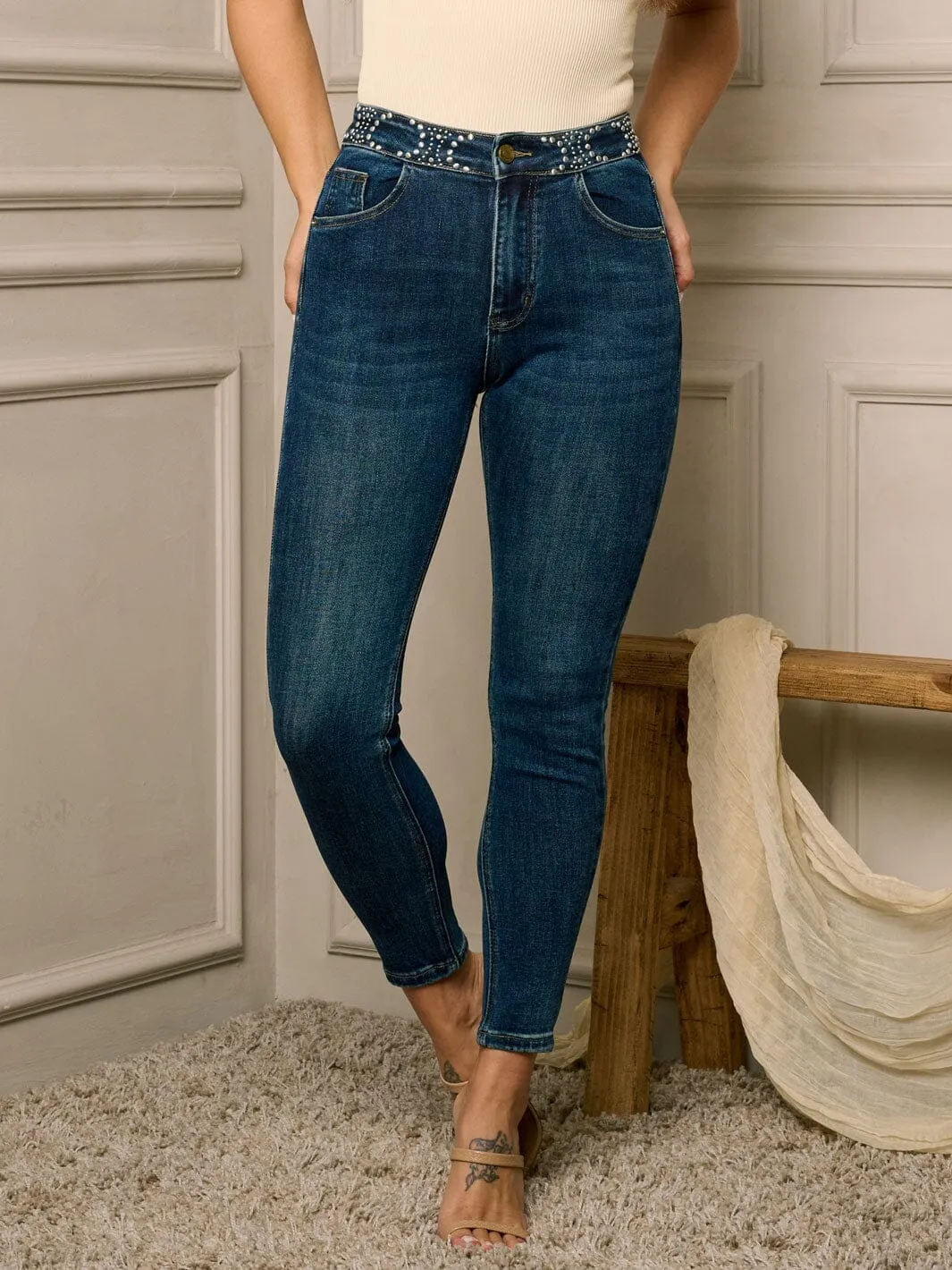 WOMEN'S BUTTON CLOSURE STUDS DETAILED SKINNY JEANS PANTS