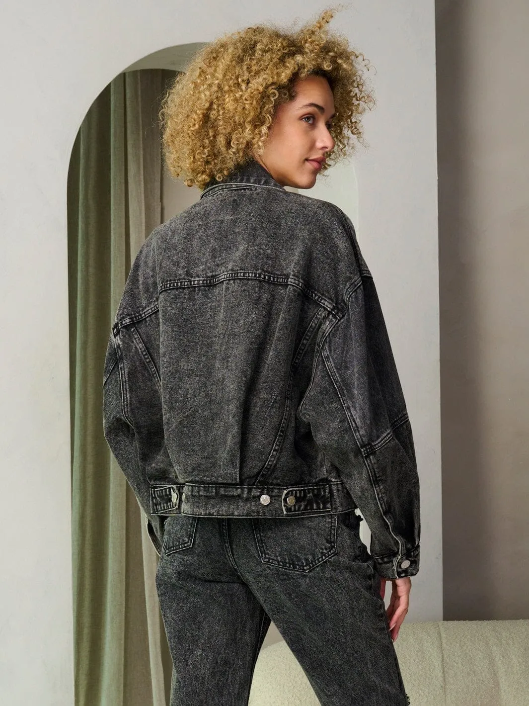 WOMEN'S LONG SLEEVE BUTTON CLOSURE COLORBLOCK DENIM JACKET