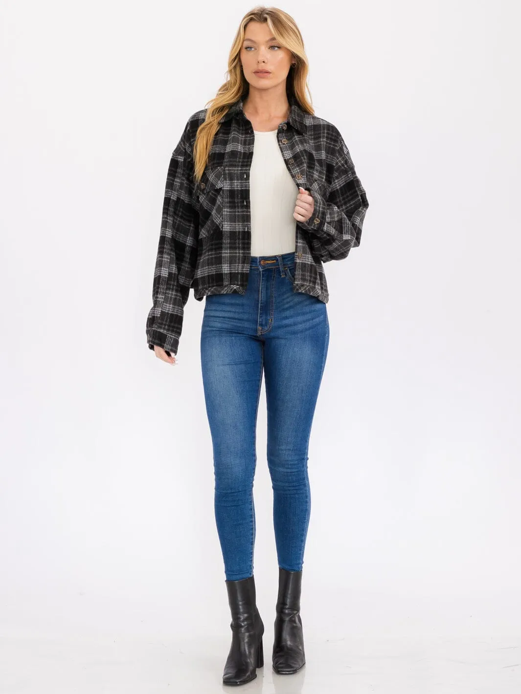 WOMEN'S LONG SLEEVE BUTTON CLOSURE FRONT POCKETS PLAID JACKET