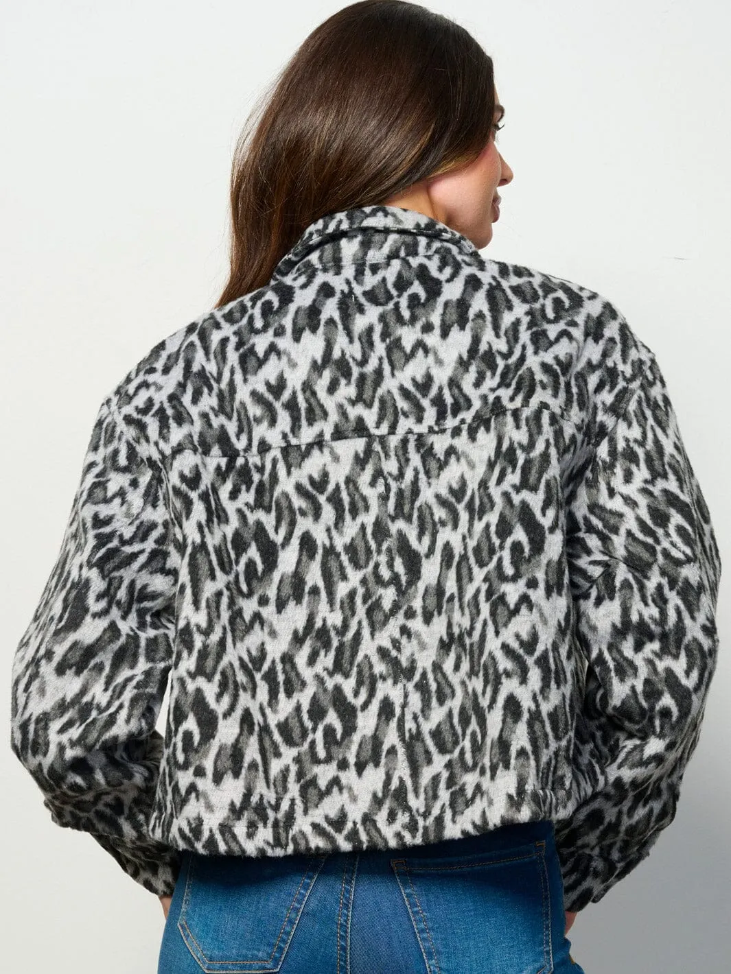 WOMEN'S LONG SLEEVE BUTTON CLOSURE POCKETS ANIMAL PRINT FUZZY JACKET
