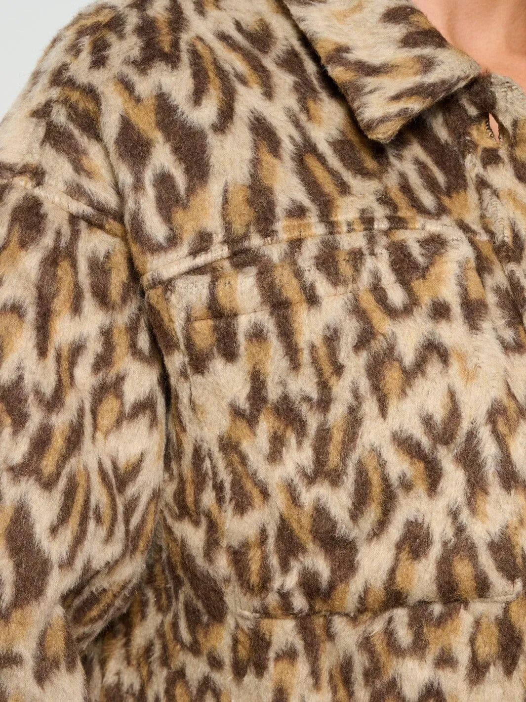 WOMEN'S LONG SLEEVE BUTTON CLOSURE POCKETS ANIMAL PRINT FUZZY JACKET