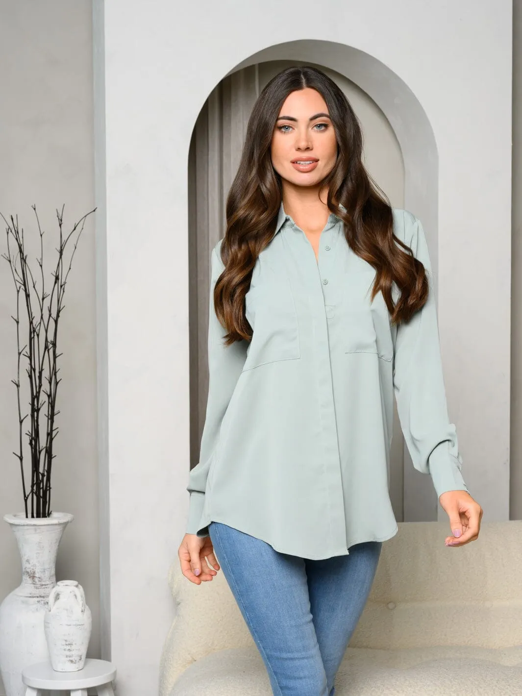 WOMEN'S LONG SLEEVE BUTTON UP FRONT POCKETS TOP